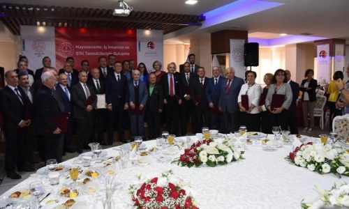 TYSD Eskişehir Şubemize Milli Eğitim Bakanı Ziya Selçuk Tarafından Plaket Verildi