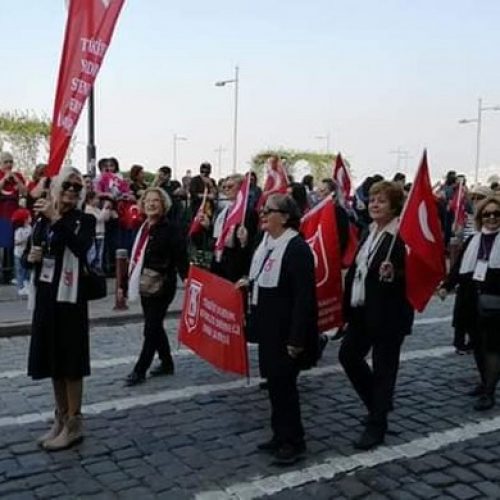 TYSD İzmir Şubemizin Cumhuriyet Meydanında Kortej Yürüyüşü…