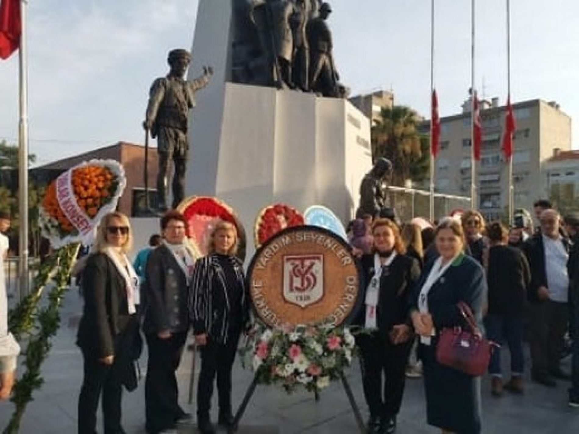 TYSD Manisa Şubemiz Atamızı Sevgi, Saygı ve Minnetle Andı