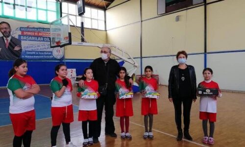 TYSD Karşıyaka Şubemizin Spor Ayakkabı Armağanları