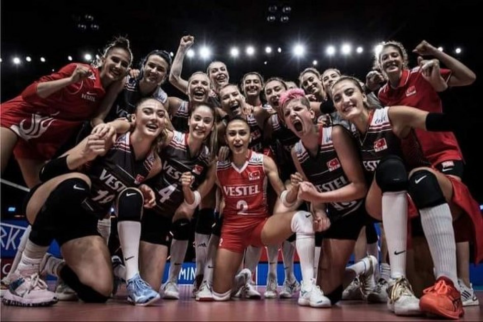 TYSD Genel Merkezimiz ve 132 Şubemiz A Milli Kadın Voleybol Takımımızı Kutluyor