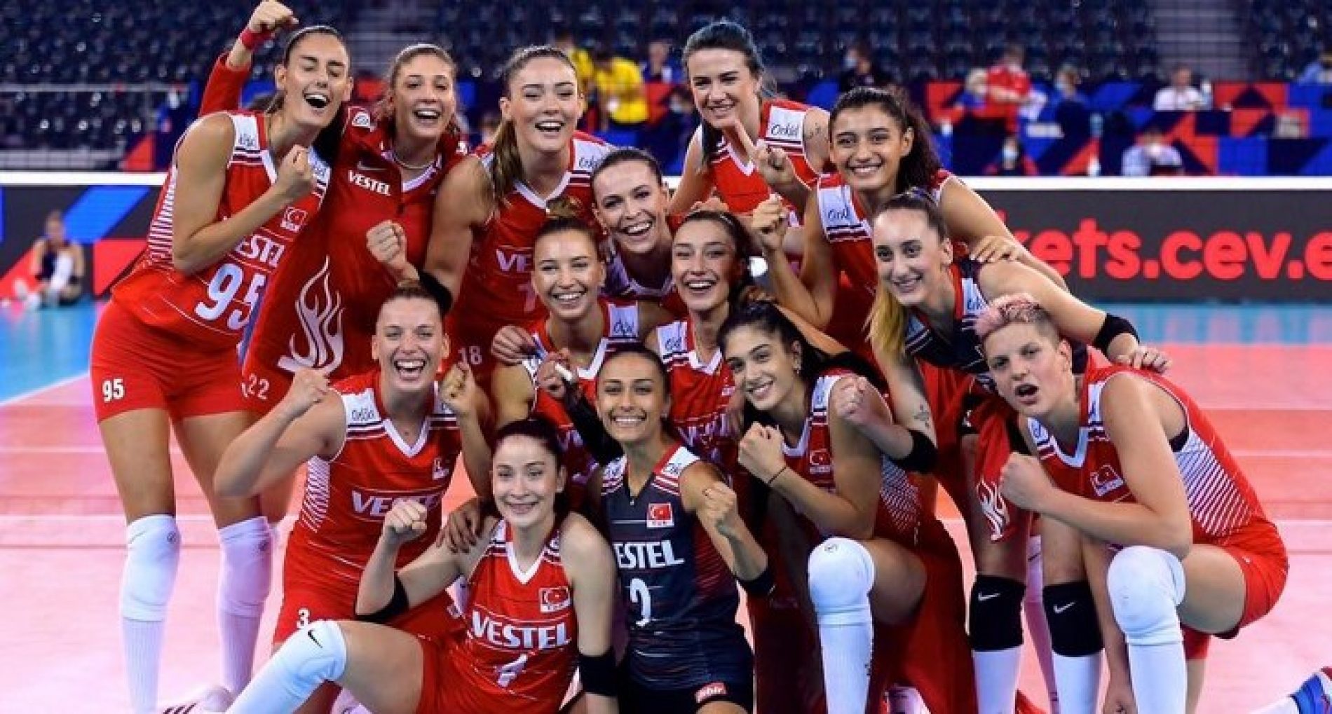 TYSD Genel Merkezi ve 132 Şubemiz A Milli Kadın Voleybol Takımımızı Kutlar