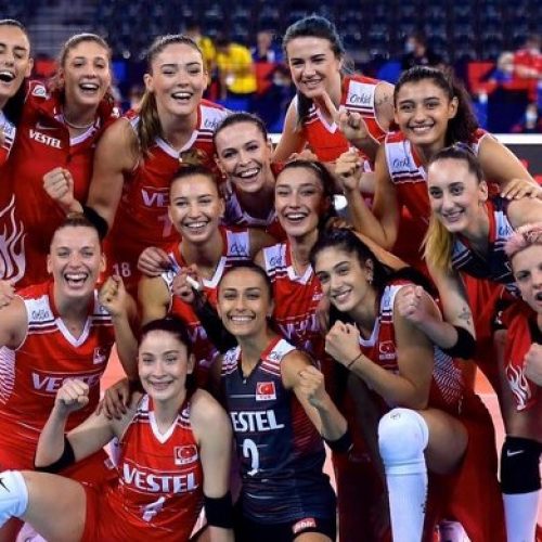 TYSD Genel Merkezi ve 132 Şubemiz A Milli Kadın Voleybol Takımımızı Kutlar