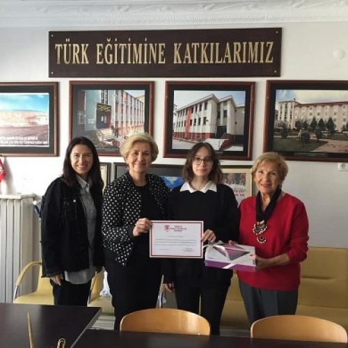 TYSD İstanbul Şubemiz Teknofest’te İnsansız Sualtı Sistemleri Temel Kategori’de Yarışma Birincisi Olan Öğrencimizi Tebik Etti