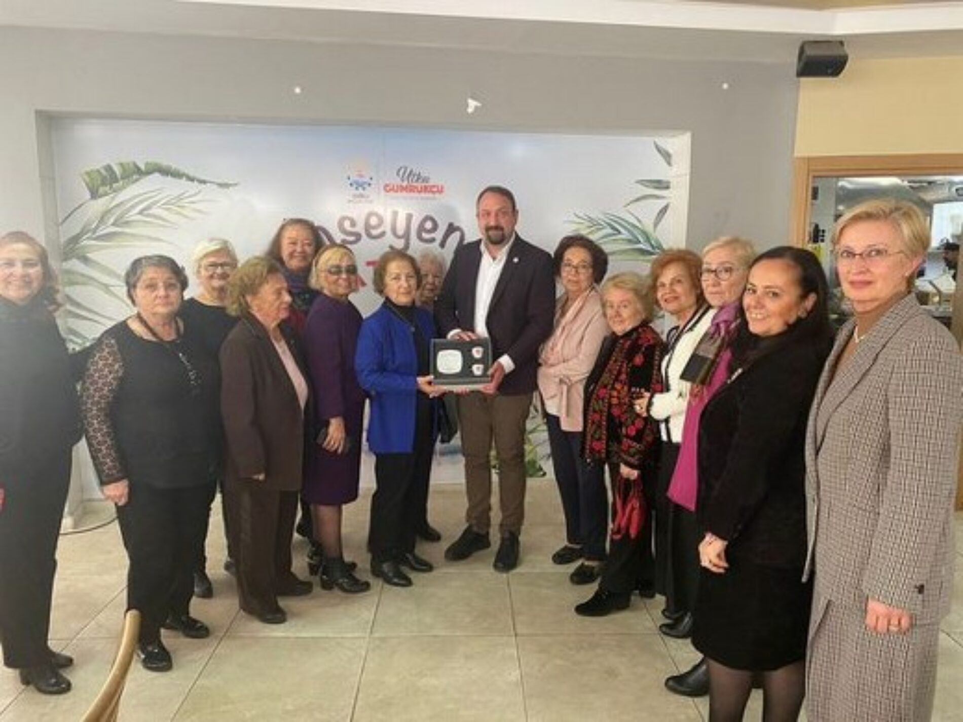 TYSD İzmir Şubemiz 8 Mart Dünya Emekçi Kadınlar Gününü Kutlamaktadır