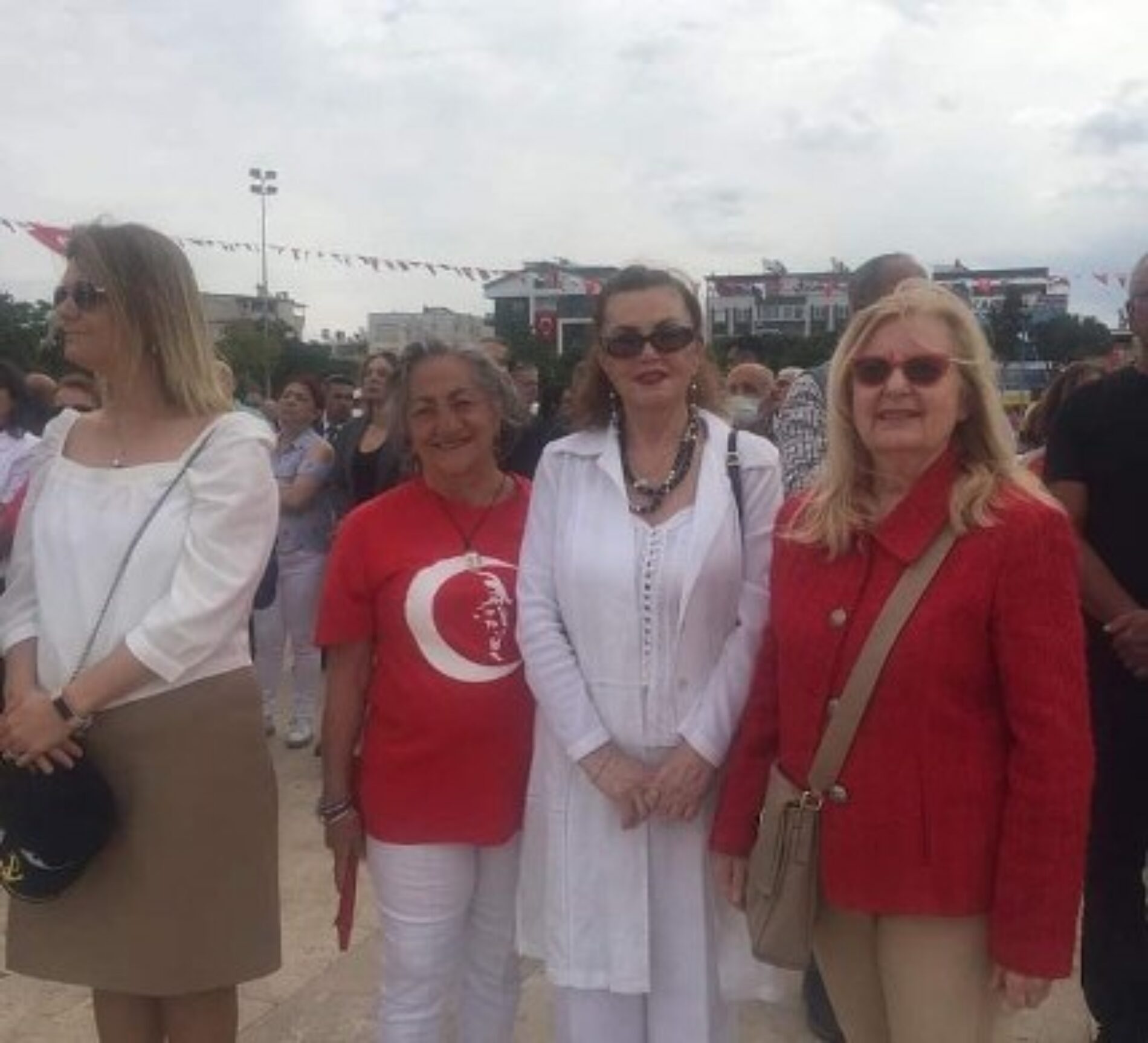 TYSD Didim Şubemiz 19 Mayıs Atatürk’ü Anma Gençlik ve Spor Bayramımızı Kutlamaktadır