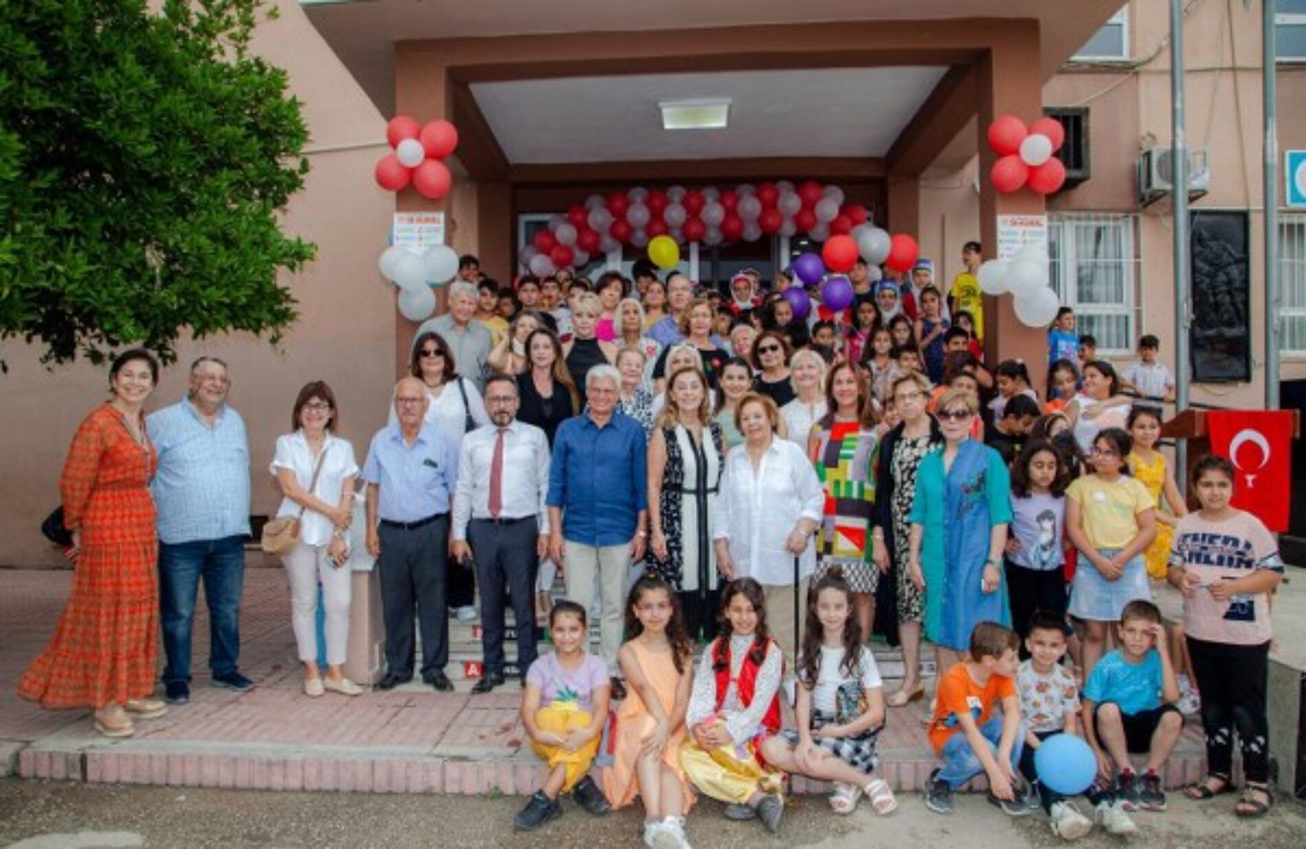 TYSD Adana Şubemiz Karşıyaka İlkokuluna Atatürk Şeref Köşesi Bağışında Bulunmuştur