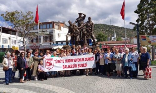 TYSD Balıkesir Şubemiz Atatürk Eğitim Burslu Öğrencilerimiz Yararına Kültürel Gezi Düzenlemiştir