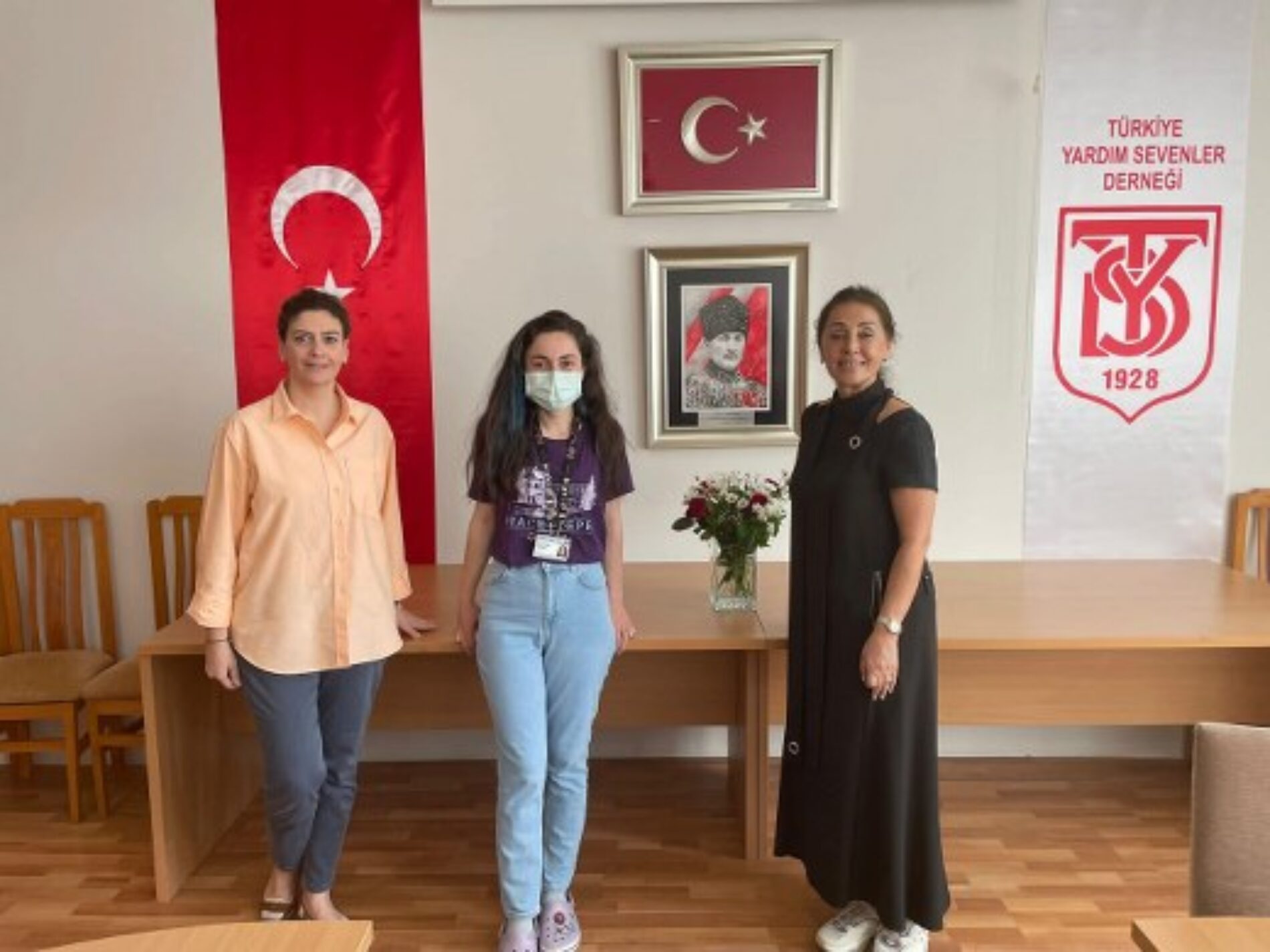 TYSD Genel Merkezimizi Hacettepe Üniversitesi Tıp Fakültesinden Mezun Olan Hande Ziyaret Etmiştir