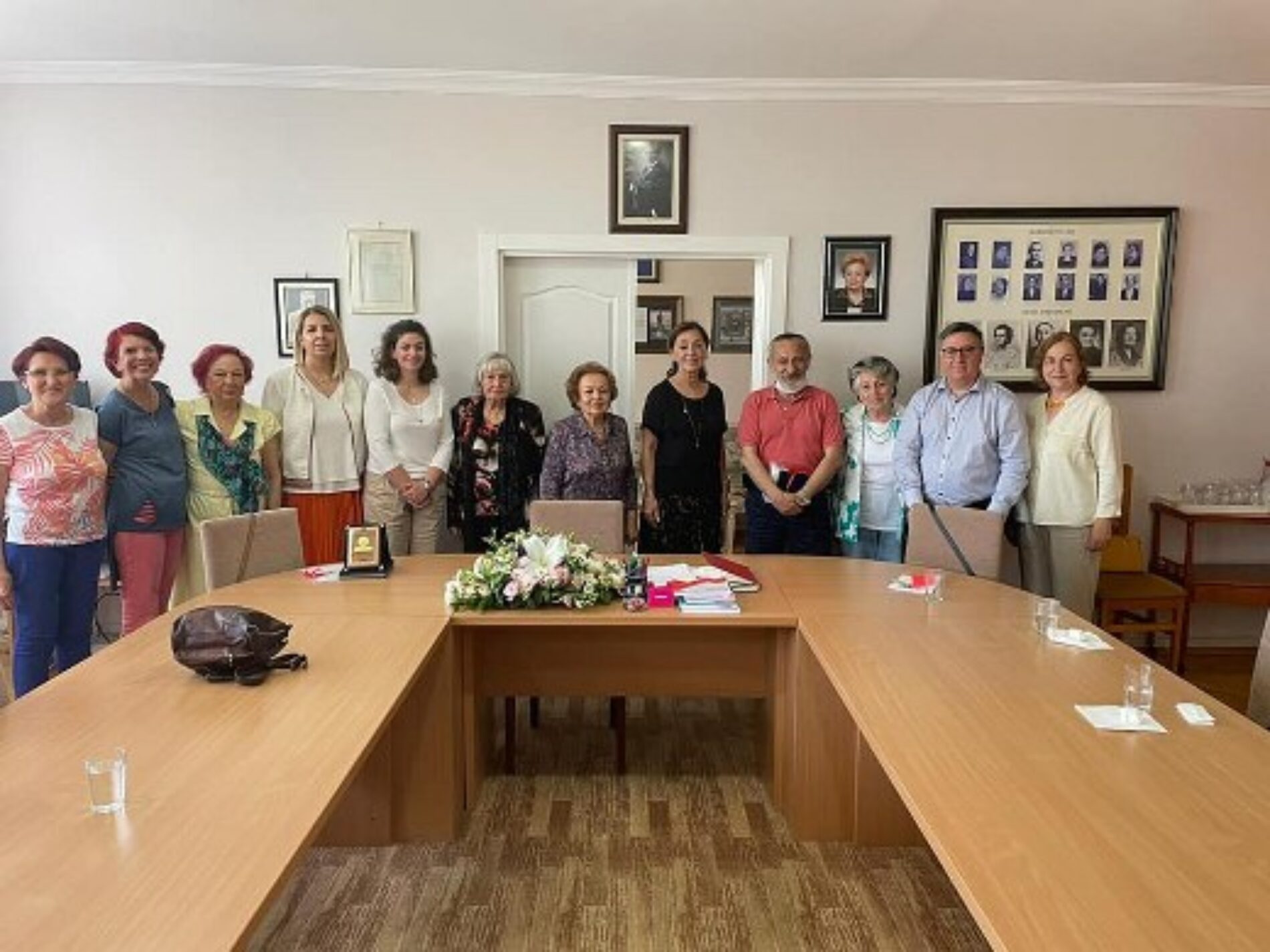 TYSD Genel Merkezimizi Rahmetli Genel Başkanımız Birsen Eldem’in Ailesi Ziyaret Etmiştir