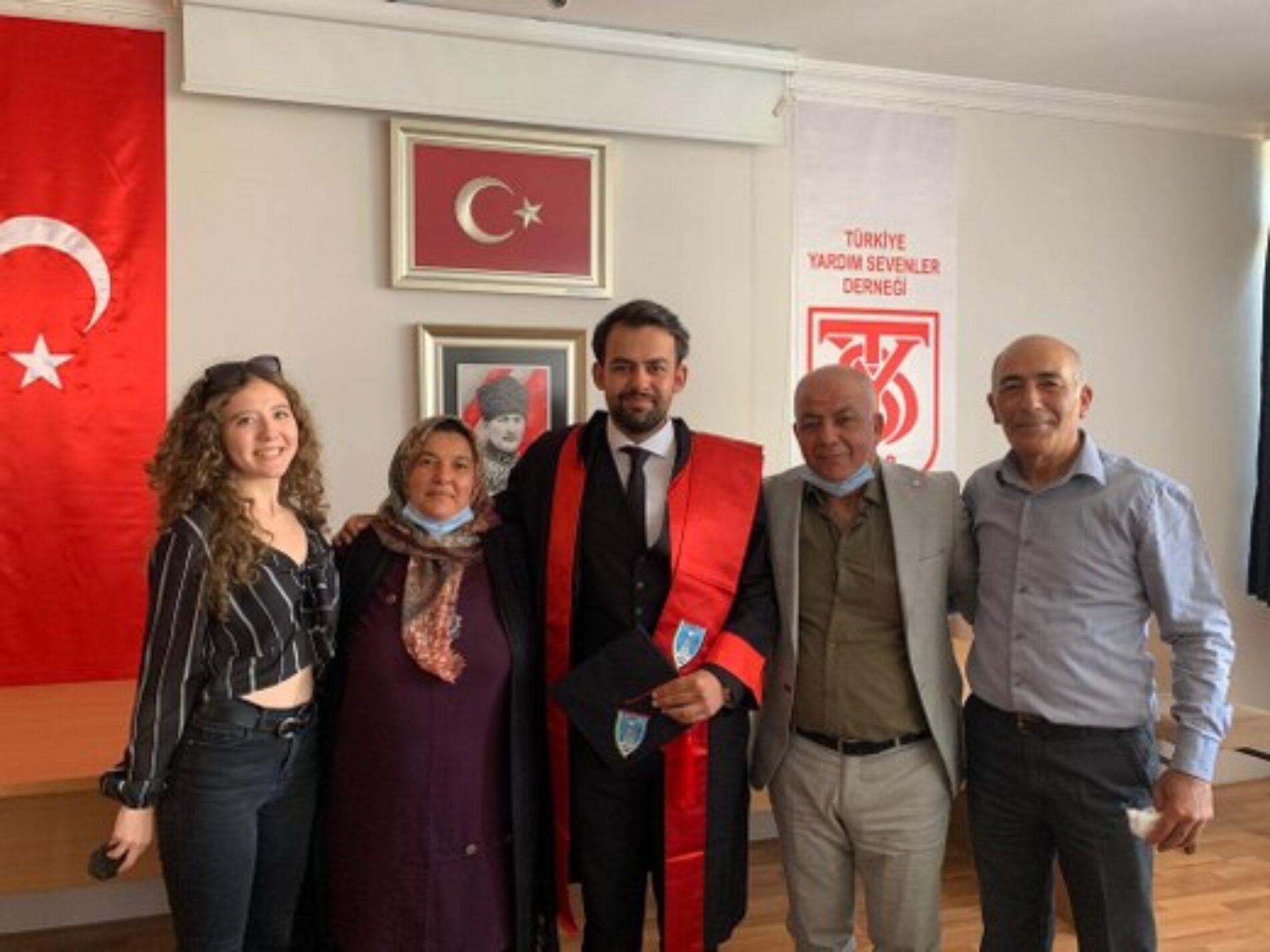 TYSD Genel Merkezimizi Atatürk Eğitim Burslu Mezun Olan Öğrencilerimiz Ziyaret Etmektedir