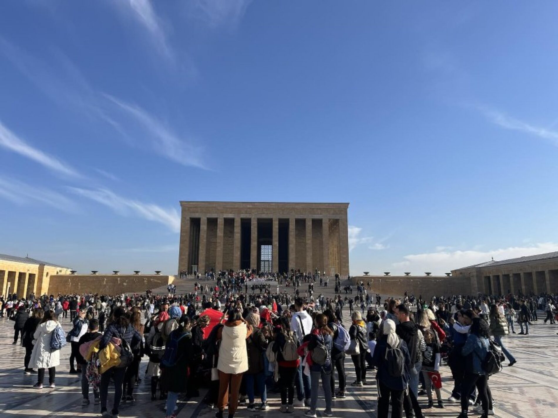 TYSD Mersin Şubemiz Öğrencilerimizi 10 Kasım İçin Anıtkabir’e Atasına Saygı Ziyaretine Getirmiştir