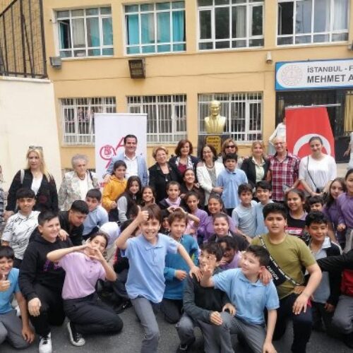TYSD Beyoğlu Şubemiz Öğrencilerimize Atatürk Büstü Armağanında Bulunmuştur