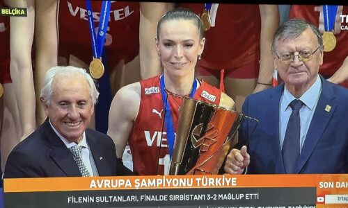 TYSD Genel Merkezi ve 130 Şubemiz Türk Kadın Voleybol Milli Takımımızı Kutlamaktadır