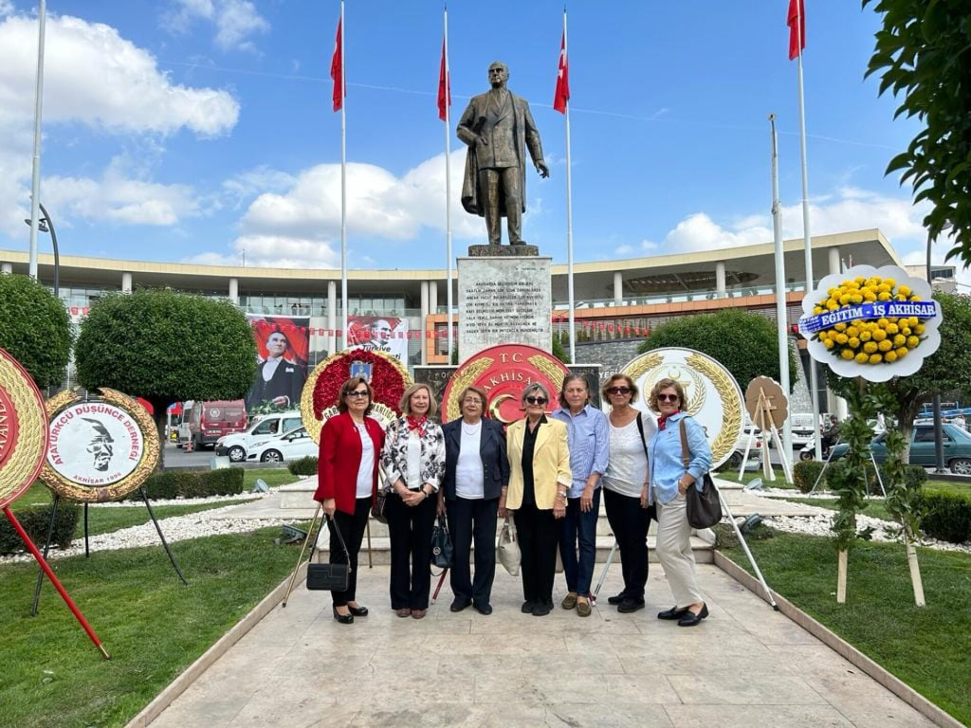 TYSD Akhisar Şubemiz Cumhuriyetimizin 100. Yılını Kutlamaktadır