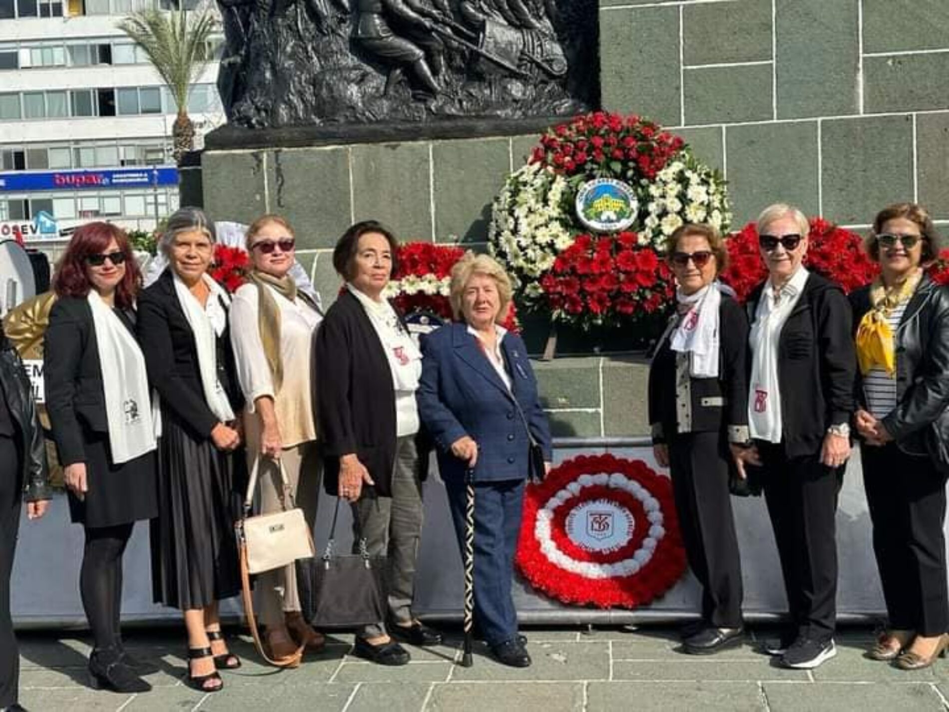 TYSD İzmir Şubemiz Atamızı Rahmet, Minnet ve Hasretle Anmaktadır