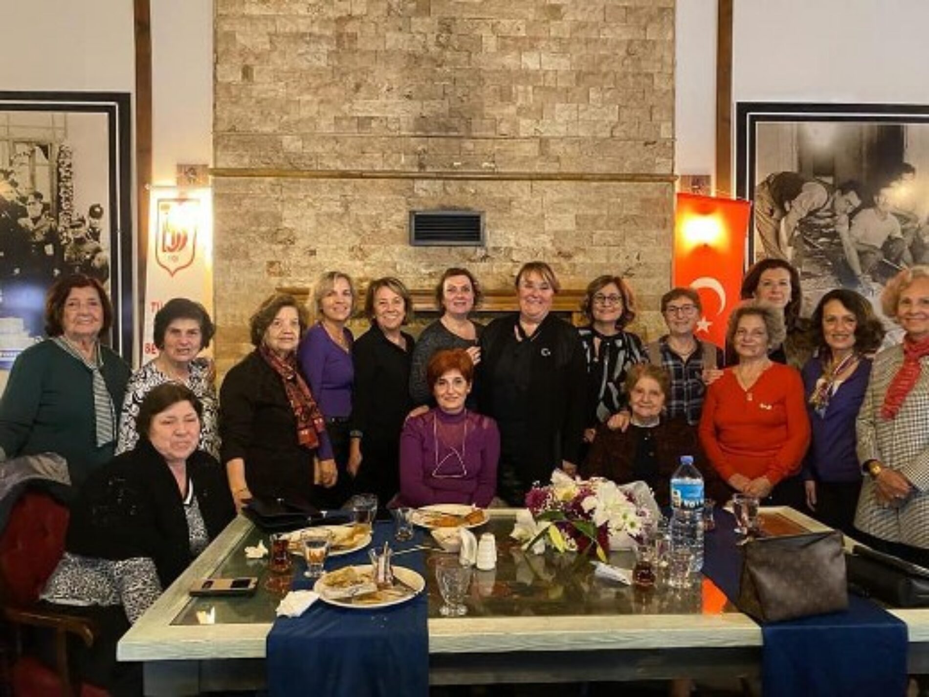 TYSD Aydın Şubemiz Atatürk Eğitim Burslu Öğrencilerimiz Yararına Çay Partisi Düzenlemiştir