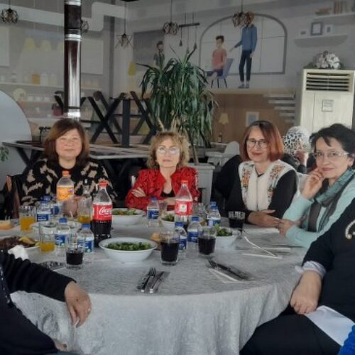 TYSD Burhaniye Şubemiz 8 Mart Dünya Emekçi Kadınlar Gününü Kutlamaktadır
