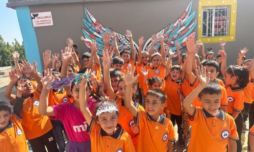 TYSD Bakırköy Şubemiz “TYSD Atatürk Ortaokulu” Öğrencilerinin Okul Formalarını Armağan Etmiştir