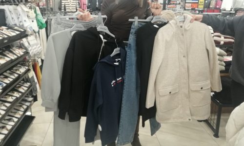 TYSD Burdur Şubemiz Burslu Öğrencilerimize Giysi Yardımında Bulunmuştur