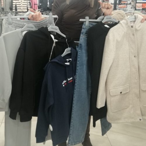 TYSD Burdur Şubemiz Burslu Öğrencilerimize Giysi Yardımında Bulunmuştur